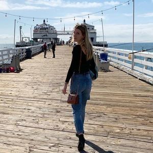 Meet your Posher, Laena